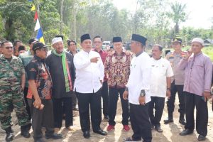 Bupati Banyuasin Resmikan Kampung Agro Wisata Religi Dan Sawah di Desa Langkan