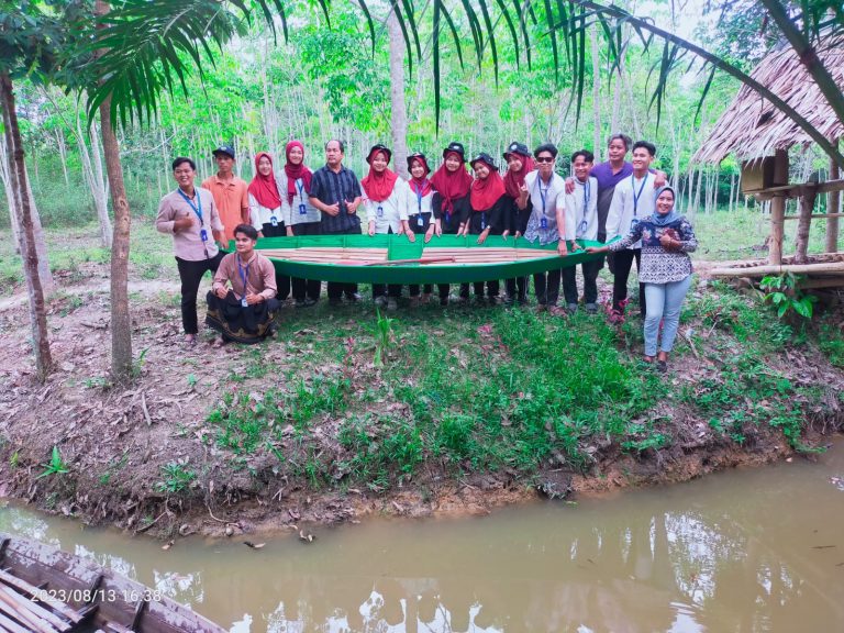 Kelompok 50 KKN UIN RaFa Palembang Bantu Kembangkan Destinasi Desa Wisata Lubok Panjang Desa Pelajau