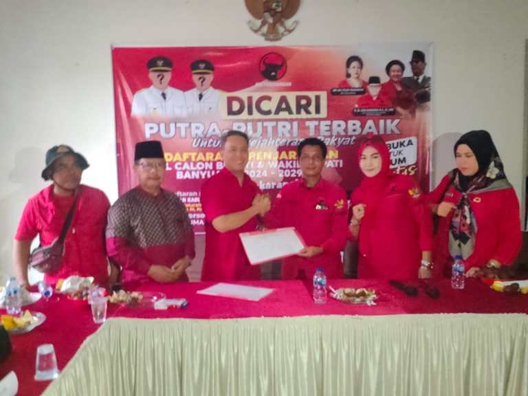 Serius Ikut Kontestasi Pilkada Banyuasin, Sukardi Ambil Formulir di DPC PDIP 