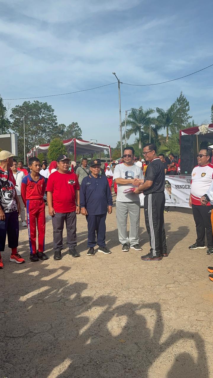 M.Farid Pimpin Gerakan Pembagian 10 Juta Bendera Merah Putih