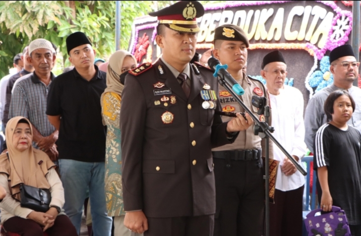 Kapolres Banyuasin Pimpin Upacara Penyerahan Jenazah Almarhum Bripka Rielantoro Angguno