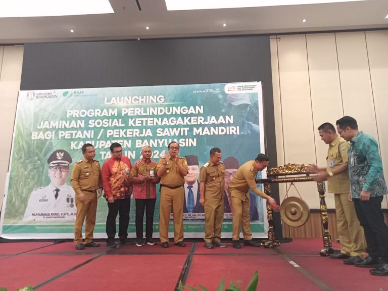 Pj. Bupati Banyuasin M. Farid Launching Program Perlindungan Jaminan Sosial Ketenagakerjaan Bagi Petani/Pekerja Sawit