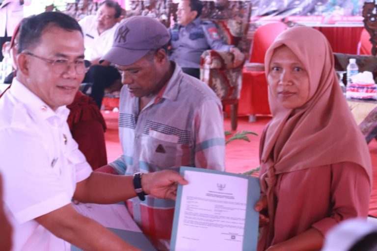 Masyarakat Muara Sugihan Antusias Sambut Operasi Pasar Murah Reguler Dan Pelayanan Kolaboratif