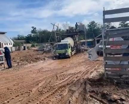 Aktivitas Proyek Pembuatan Trotoar di Mulya Agung di Duga Tak Berizin, Sekda Banyuasin: Seharusnya Kordinasi dengan Pemerintah Setempat