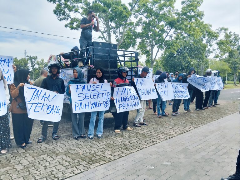 Masa GP-MBM Minta Seleksi Ulang Dirut PDAM Banyuasin dan Laporkan 5 Paket Terindikasi KKN