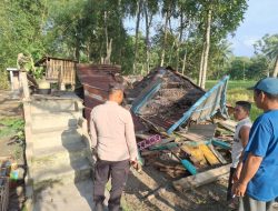 Satu Unit Rumah Warga di Desa Sungai Pinang Nibung Roboh,polsek tanjung raja pastikan Tidak Ada Korban Jiwa