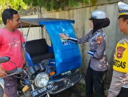 Operasi Patuh Musi 2025, Polres Ogan Ilir Sampaikan Himbauan kepada Masyarakat di Simpang Koramil Jalintim KM 35