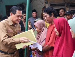 Tinjau 2 Lokasi Pasca Kebakaran Rumah, Bupati Serahkan Sejumlah Bantuan 
