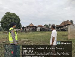 Dukung Program Ketahanan Pangan, Bhabinkamtibmas Polsek Indralaya Ogan Ilir Cek Kesiapan Lahan di Desa Muara Penimbung Ulu