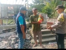 Polsek Muara Kuang Berikan Bantuan Sembako kepada Korban Kebakaran Rumah di Desa Tambang Rambang