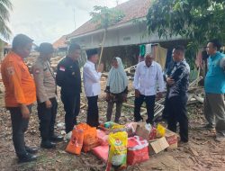 Wakil Bupati Ogan Ilir Berikan Santunan kepada Korban Rumah Roboh, Polsek Tanjung Batu Lakukan Pengamanan