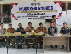 Sinergitas TNI, Polri Babinsa dan Bhabinkamtibmas Hadiri Musrenbang Desa Kayuara Kecamatan Rambang Kuang