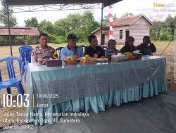 BHABINKAMTIBMAS POLSEK INDRALAYA  HADIRI PENANAMAN JAGUNG DALAM PROGRAM KETAHANAN PANGAN DI DESA PALEMRAYA  