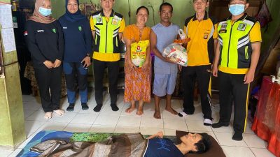 Jumat Barokah, Wujud Kepedulian Polri Terhadap Masyarakat, Sie Dokkes Polres Ogan Ilir Berikan Bantuan