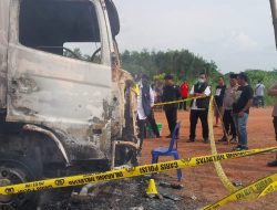 Personel Polsek Tanjung Batu dan Tim INAFIS Polres Ogan Ilir Lakukan Olah TKP Penemuan Jenazah dalam Mobil Terbakar