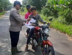 Bhabinkamtibmas Polsek Muara Kuang Himbauan Pencegahan Karhutla di Desa Binaanya