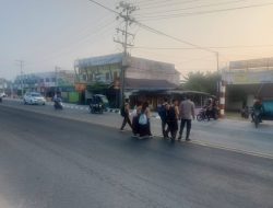 Polsek Indralaya Polres Ogan Ilir Pastikan Keselamatan Pelajar dan Pengguna Jalan di Pagi Hari