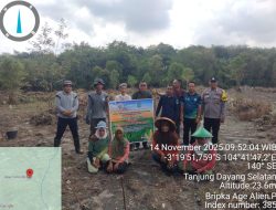 Bhabinkamtibmas Polsek Indralaya Polres Ogan Ilir Menghadiri Kegiatan Penanaman Jagung Pipil Di Desa Tanjung Dayang Selatan