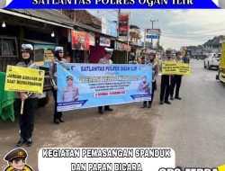 Sat Lantas Polres Ogan Ilir Dalam Gelar Operasi Keselamatan Musi 2025, Membagikan Stiker Himbauan dan Edukasi Pengguna Jalan