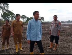POLSEK MUARA KUANG BERIKAN PENGAMANAN KUNJUNGAN BUPATI OGAN ILIR KE LOKASI LAHAN CETAK SAWAH DI KECAMATAN MUARA KUANG KABUPATEN OGAN ILIR