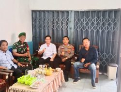 Kesiapan Natal dan Tahun Baru, Bhabinkamtibmas Dan Babinsa Polsek Muara Kuang Sambangi Masyarakat Desa Tanjung Bulan