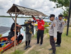 Pastikan Wisatawan Aman, Polsek Indralaya Pantau Tempat Wisata di Danau Biru Desa Tanjung Setoko 