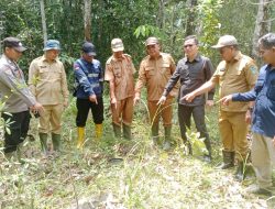 Bhabinkamtibmas Dampingi Pemkab OI cek dan inventarisasi sumur tua. ex zaman kolonial