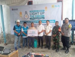 Dari Rakyat Untuk Rakyat, PLN UP3 Lahat Pasang kWh Listrik Gratis Bagi Masyarakat Pra Sejaterah