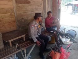 Bhabinkamtibmas Polsek Muara Kuang Sambangi Warga Desa Binaan, Sampaikan Pesan Kamtibmas