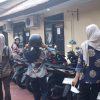 Pemudik ambil kembali sepeda motor titipan, ungkapkan rasa terima kasih kepada Polsek Indralaya