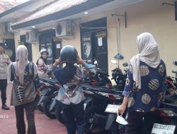 Pemudik ambil kembali sepeda motor titipan, ungkapkan rasa terima kasih kepada Polsek Indralaya