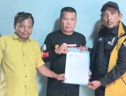 SPM Sumsel Akan Geruduk Kejari Ogan Ilir, Desak Pengusutan Dugaan Praktik Pungli oleh Kemenag Ogan Ilir  OGAN ILIR,HBN̈INDONESIA.COM  — Serikat Pemuda dan Masyarakat (SPM) Sumatera Selatan berencana akan menggelar unjuk rasa di depan kantor Kejari Ogan Ilir.  Koordinator aksi, Yovi Meita mengatakan aksi unjuk rasa tersebut dijadwalkan pada Rabu (15/4/2026) mendatang.  “Kami mendesak Kajari Ogan Ilir mengusut tuntas dugaan pungli pencairan sertifikasi guru PAI oleh oknum pejabat Kemenag Ogan Ilir,” kata Yovi kepada wartawan di Indralaya, Kamis (9/4/2026).  Yovi dan para aktivis di SPM Sumatera Selatan mengaku mendapat informasi terkait pungli yang sangat meresahkan tersebut.  “Sudah ada beberapa keluhan masuk kepada kami. Untuk mengurus pemberkasan pencairan sertifikasi harus bayar Rp 300 ribu sampai Rp 500 ribu per orang. Ini tidak benar dan harus diberantas,” tegas Yovi.  Rencananya, aktivis SPM Sumatera Selatan berjumlah 50 orang akan melakukan long march ke kantor Kejari Ogan Ilir.  Surat pemberitahuan aksi unjuk rasa telah disampaikan kepada Sat Intelkam Polres Ogan Ilir.  “Sebagai warga negara yang baik dan patuh hukum, kami menyerahkan surat pemberitahuan ini tujuh hari sebelum aksi unjuk rasa,” tutup Yovi.  Polisi membenarkan telah menerima surat pemberitahuan unjuk rasa dari SPM Sumatera Selatan.  “Iya, sudah diterima,” kata Kasat Intelkam Polres Ogan Ilir AKP Hendry Antonius,S.H.