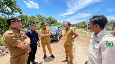 Instruksi Bupati Muba Dijawab Aksi Nyata, Warga – Perusahaan Gotong Royong Bangun Jalan Desa