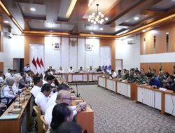 Kapolsek Indralaya diwakili Wakapolsek Indralaya Ipda Priono menghadiri rapat koordinasi karhutla di Pemkab Ogan Ilir