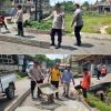 Kapolsek Bersama Personel Turun Langsung..! Jalan Rusak Diperbaiki, Lingkungan Dibersihkan Bareng Warga Kelurahan Tanjung Batu