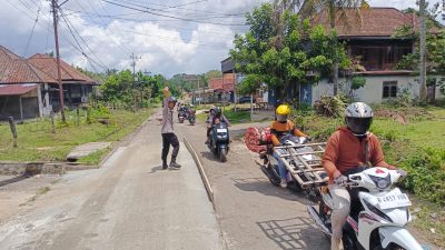 Personel SPKT Polsek Tanjung Batu Laksanakan Giat Program BELIDA dan ASRI Polres Ogan Ilir