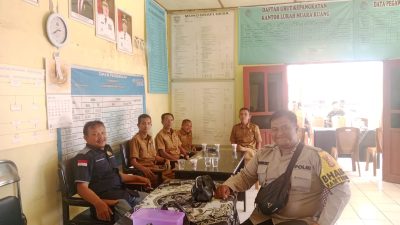 Bhabinkamtibmas Polsek Muara Kuang Sambangi Warga Desa Binaan, Sampaikan