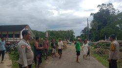 Polsek Tanjung Batu, Sigap Tangani Pohon Tumbang Timpa Kabel PLN Di Simpang Tugu Desa Burai
