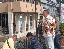 Bayar Nazar, Notaris Muara Enim Sembelih Kambing di Depan Kantor BPN 