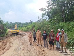 Jalan Rusak di Jirak Jaya, Pemkab Muba Bergerak Kilat      *Medco Turun Tangan, Perbaikan Mekar Jaya Dikebut*