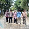 Polres Ogan Ilir melalui Polsek Pemulutan Lakukan Kegiatan Positif untuk Masyarakat, Cek Titik Jalan Rusak di Desa Sembadak Dukung Program Belida Asri