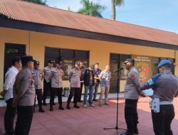*Apel Siaga May Day 2026, Polsek Indralaya Tegaskan Kesiapsiagaan Personel*   Dalam rangka mengantisipasi potensi gangguan kamtibmas pada peringatan Hari Buruh Internasional (May Day), Polsek Indralaya melaksanakan apel siaga pada Jumat (1/5/2026) pagi.     Apel siaga tersebut dilaksanakan sekitar pukul 08.00 WIB dan dipimpin oleh Kapolsek Indralaya AKP Junardi, SH. MAP, Wakapolsek Indralaya Ipda Priono. Kegiatan ini bertujuan untuk memastikan kesiapan seluruh personel dalam menghadapi dinamika kegiatan masyarakat pada momentum May Day.     Dalam arahannya, Kapolsek  menekankan pentingnya rasa syukur atas kesehatan yang diberikan, serta menginstruksikan seluruh personel untuk melaksanakan siaga penuh hingga adanya pemberitahuan lebih lanjut. Selain itu, personel juga diingatkan untuk tetap menjaga semangat, kesehatan, dan kekompakan dalam pelaksanaan tugas di lapangan.     Kapolres Ogan Ilir melalui Kapolsek Indralaya, menyampaikan bahwa kesiapsiagaan personel merupakan langkah penting dalam menjaga situasi kamtibmas tetap aman dan kondusif selama peringatan May Day. Pihaknya juga mengimbau agar seluruh anggota menjalankan tugas secara profesional, humanis, serta mengedepankan pendekatan persuasif kepada masyarakat.     “Kesiapan personel menjadi kunci utama dalam menjaga keamanan dan ketertiban masyarakat. Kami tekankan kepada seluruh anggota untuk tetap siaga, menjaga kesehatan, serta melaksanakan tugas dengan penuh tanggung jawab,” ujarnya.     Dengan dilaksanakannya apel siaga ini, diharapkan seluruh rangkaian kegiatan May Day di wilayah Polsek Indralaya dapat berjalan aman, tertib, dan kondusif, pungkasnya.
