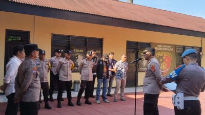 *Apel Siaga May Day 2026, Polsek Indralaya Tegaskan Kesiapsiagaan Personel*   Dalam rangka mengantisipasi potensi gangguan kamtibmas pada peringatan Hari Buruh Internasional (May Day), Polsek Indralaya melaksanakan apel siaga pada Jumat (1/5/2026) pagi.     Apel siaga tersebut dilaksanakan sekitar pukul 08.00 WIB dan dipimpin oleh Kapolsek Indralaya AKP Junardi, SH. MAP, Wakapolsek Indralaya Ipda Priono. Kegiatan ini bertujuan untuk memastikan kesiapan seluruh personel dalam menghadapi dinamika kegiatan masyarakat pada momentum May Day.     Dalam arahannya, Kapolsek  menekankan pentingnya rasa syukur atas kesehatan yang diberikan, serta menginstruksikan seluruh personel untuk melaksanakan siaga penuh hingga adanya pemberitahuan lebih lanjut. Selain itu, personel juga diingatkan untuk tetap menjaga semangat, kesehatan, dan kekompakan dalam pelaksanaan tugas di lapangan.     Kapolres Ogan Ilir melalui Kapolsek Indralaya, menyampaikan bahwa kesiapsiagaan personel merupakan langkah penting dalam menjaga situasi kamtibmas tetap aman dan kondusif selama peringatan May Day. Pihaknya juga mengimbau agar seluruh anggota menjalankan tugas secara profesional, humanis, serta mengedepankan pendekatan persuasif kepada masyarakat.     “Kesiapan personel menjadi kunci utama dalam menjaga keamanan dan ketertiban masyarakat. Kami tekankan kepada seluruh anggota untuk tetap siaga, menjaga kesehatan, serta melaksanakan tugas dengan penuh tanggung jawab,” ujarnya.     Dengan dilaksanakannya apel siaga ini, diharapkan seluruh rangkaian kegiatan May Day di wilayah Polsek Indralaya dapat berjalan aman, tertib, dan kondusif, pungkasnya.