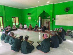 Hangatkan Kebersamaan dan Wujud Kepedulian, Sat Intelkam Polres Ogan Ilir Berbagi dengan Santr