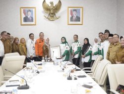 Raih Penghargaan Nasional, Muba Kebut Lengkapi Data KKS Sebelum Akhir Mei     Wujudkan Lingkungan Bersih dan Sehat, Muba Galang Komitmen Lintas Sektor