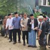 Kapolsek Tanjung Raja, Pimpin Langsung PAM Pengamanan Bantuan Sapi Kurban Presiden RI, Untuk Warga Kelurahan Tanjung Raja   