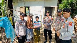 Peringati HUT Bhayangkara Ke-80, Polsek Pulau Rimau Berbagi Sembako Kepada Lansia Kurang Mampu