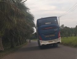 Sudah di Larang Mobil Besar Masih Melintas di Jalan Perkantoran Banyuasin