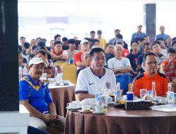 Pendopo Berubah Jadi “Stadion Mini”, Bupati Muba Nobar Piala Dunia 2026 Bersama Ratusan Warga