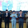 Bupati Toha: Sinergi DPRD dan Pemkab Jadi Kekuatan Membangun Muba        Tiga Raperda strategis disepakati bersama sebagai langkah memperkuat tata kelola keuangan, kelembagaan daerah, dan pelayanan kepada masyarakat.